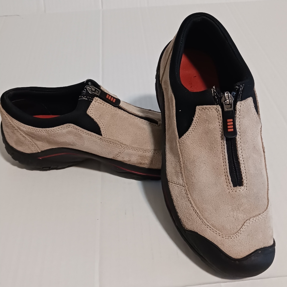 LANDS END Shoes Suede Women's.               Sz7B, Tan, zip